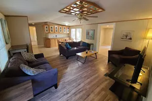 374 Plum St, Bastrop, TX 78602 - Photo 2