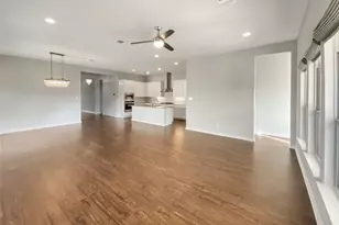 22621 Fountaingrass Ln, Lago Vista, TX 78645 - Photo 10