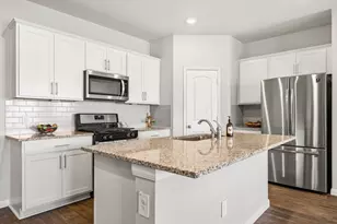 154 Solitude Dr, San Marcos, TX 78666 - Photo 8