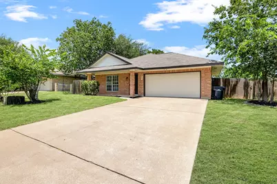 837 Eagles Way, Leander, TX 78641 - Photo 2