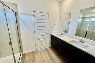 203 Coopers Hawk Crst, Cedar Creek, TX 78612 - Photo 4