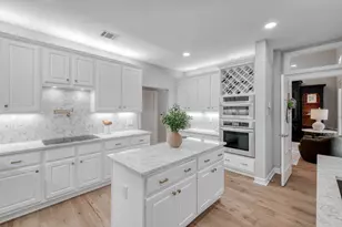 421 Champions Dr, Georgetown, TX 78628 - Photo 6