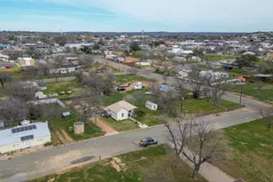 305 W Tarrant St, Llano, TX 78643 - Photo 26