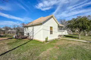 305 W Tarrant St, Llano, TX 78643 - Photo 4