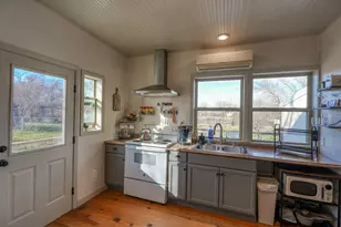 305 W Tarrant St, Llano, TX 78643 - Photo 10
