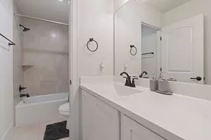 6113 Dumfries Ln, Austin, TX 78744 - Photo 14