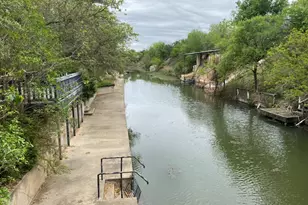 522 Circle Dr, Sunrise Beach, TX 78643 - Photo 12