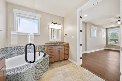 1704 Cedar Bend Drive #5B, Austin, TX 78758 - Photo 18