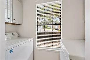 1411 N Gracy Farms Ln N, Austin, TX 78758 - Photo 14