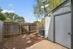 1411 N Gracy Farms Ln N, Austin, TX 78758 - Photo 2