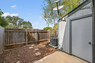 1411 N Gracy Farms Ln N, Austin, TX 78758 - Photo 2
