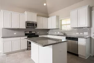 641 Schefer St, Leander, TX 78641 - Photo 6