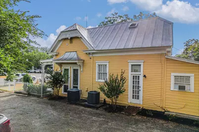 1002 Chestnut Street #A, Bastrop, TX 78602 - Photo 10