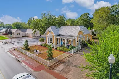 1002 Chestnut Street #A, Bastrop, TX 78602 - Photo 8