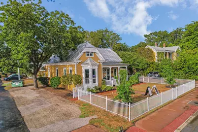 1002 Chestnut Street #A, Bastrop, TX 78602 - Photo 2