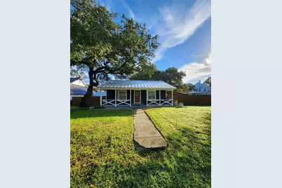 506 S Church Street, Lockhart, TX 78644 - Photo 2