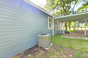 802 Front St, Columbus, TX 78943 - Photo 4