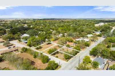 901 N Blanco Street, Lockhart, TX 78644 - Photo 4