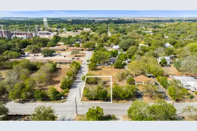 901 N Blanco Street, Lockhart, TX 78644 - Photo 1