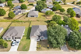 110 Loon Dr, Bastrop, TX 78602 - Photo 2