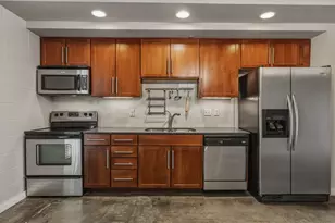 1305 E 6th St, Austin, TX 78702 - Photo 12