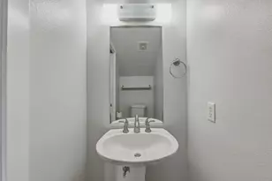 1305 E 6th St, Austin, TX 78702 - Photo 8