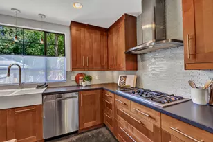 1208 Fairwood Rd, Austin, TX 78722 - Photo 10