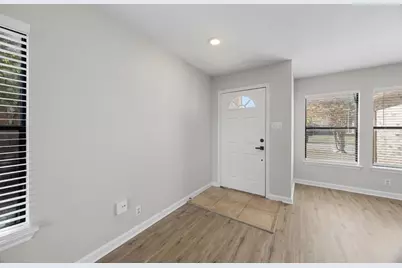 1326 Lakeside Loop, Round Rock, TX 78665 - Photo 2