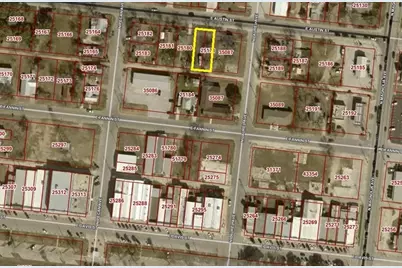 516 Austin Street, Luling, TX 78648 - Photo 2