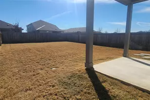 252 Los Olives Ln, Liberty Hill, TX 78642 - Photo 2