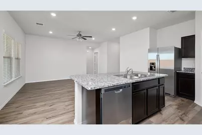 141 McNamara Court, Jarrell, TX 76537 - Photo 4