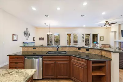 2609 Camel Trail, New Braunfels, TX 78132 - Photo 16