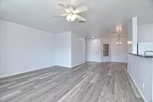 401 Bandara Woods Blvd, Elgin, TX 78621 - Photo 8