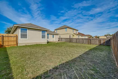 401 Bandara Woods Boulevard, Elgin, TX 78621 - Photo 20