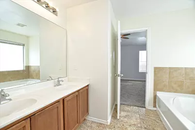 401 Bandara Woods Boulevard, Elgin, TX 78621 - Photo 12