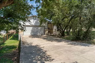 306 Songwood Dr, Spicewood, TX 78669 - Photo 4