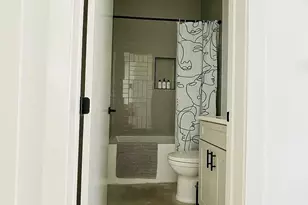 910 Gullett St, Austin, TX 78702 - Photo 18