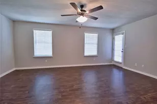 317 Clearlake Dr, Hutto, TX 78634 - Photo 12