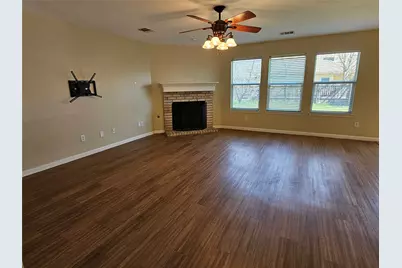 221 Primrose Boulevard, Kyle, TX 78640 - Photo 4