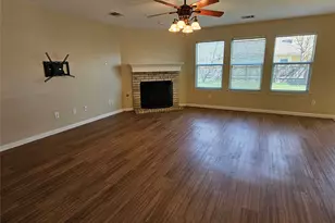 221 Primrose Blvd, Kyle, TX 78640 - Photo 4