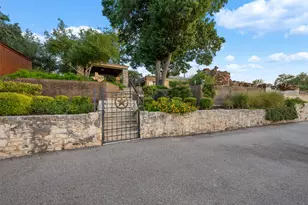 12609 Lyndon Dr, Austin, TX 78732 - Photo 34