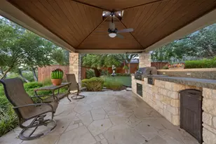 12609 Lyndon Dr, Austin, TX 78732 - Photo 32