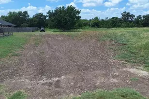 120 Preslar St, Florence, TX 76527 - Photo 1