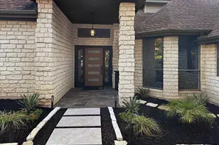 105 Rupen Dr, Lakeway, TX 78734 - Photo 2