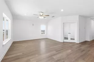 242 Seattle Slew Dr, Jarrell, TX 76537 - Photo 6