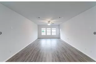 201 Lt Rusty Dr, Jarrell, TX 76537 - Photo 2