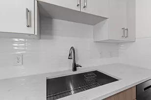 1193 E M. Franklin Ave, Austin, TX 78721 - Photo 12