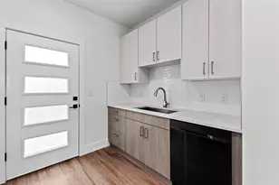1193 E M. Franklin Ave, Austin, TX 78721 - Photo 10