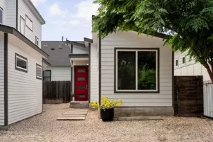 1905 Pennsylvania Ave, Austin, TX 78702 - Photo 2