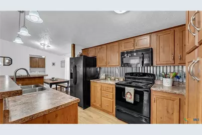 9902 County Road 210, Bertram, TX 78605 - Photo 16
